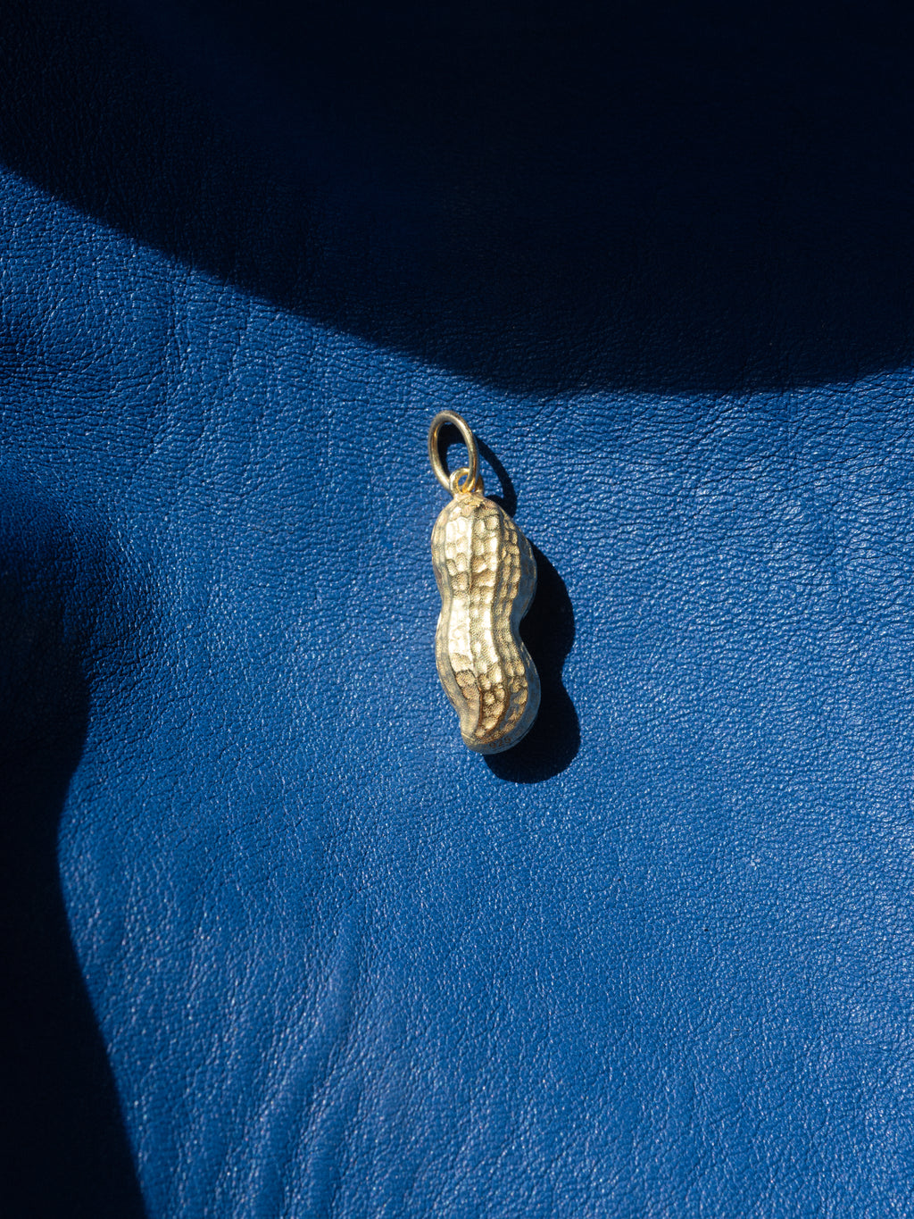 PEANUT PENDANT GOLD