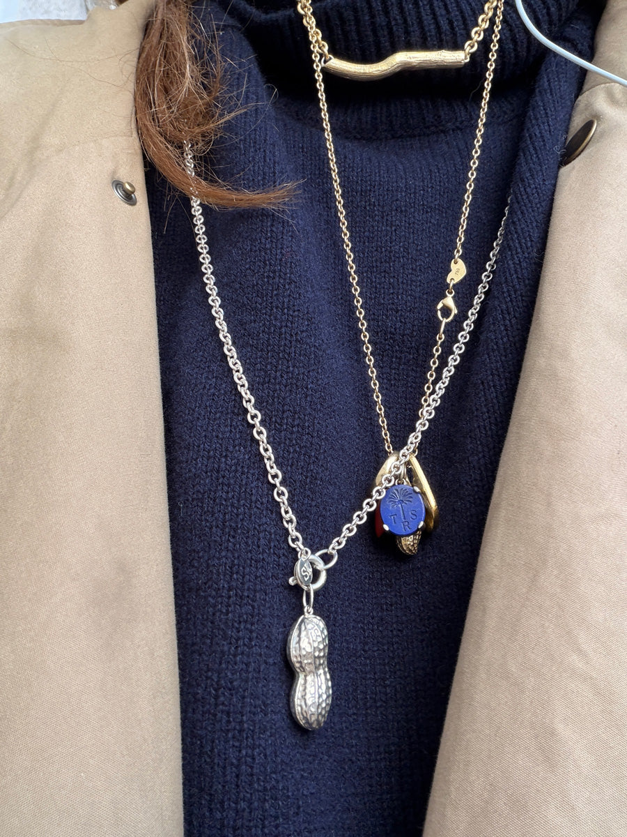 PEANUT PENDANT XL SILVER WITH LONG CHAIN